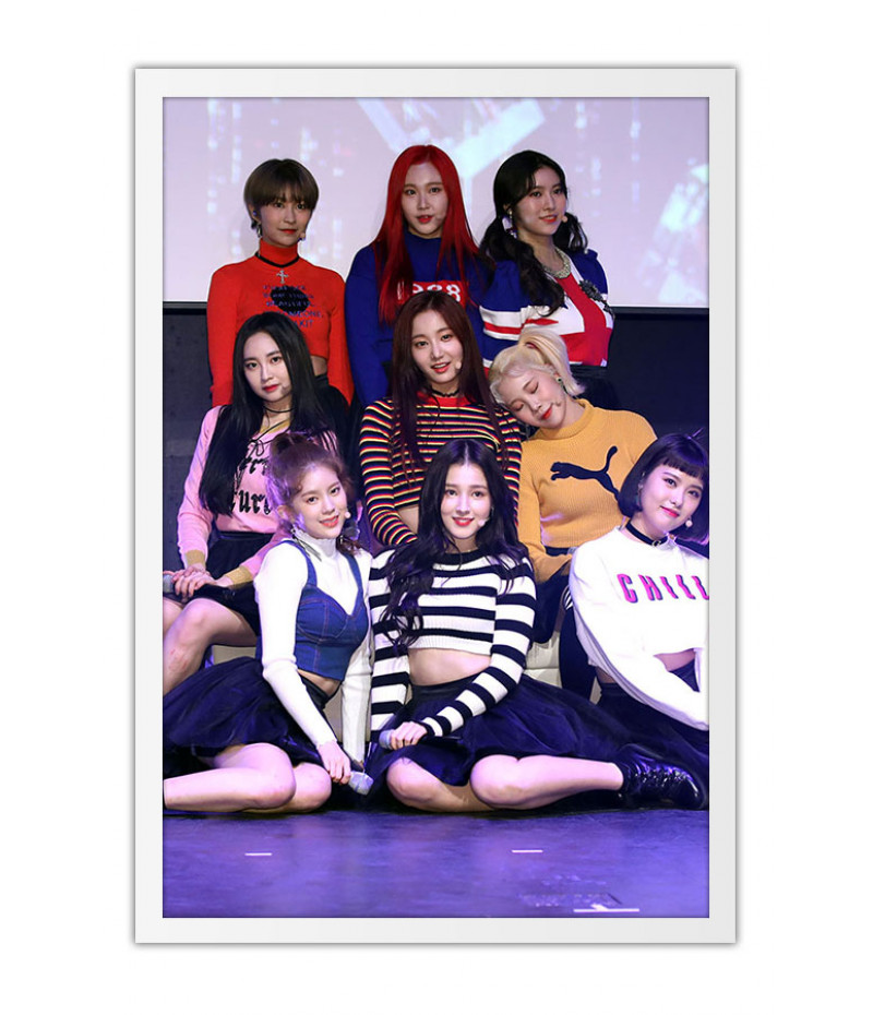 Poster Momoland - K-Pop