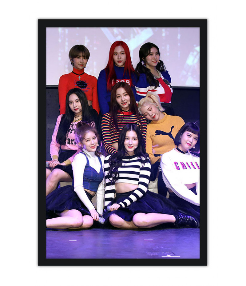 Poster Momoland - K-Pop